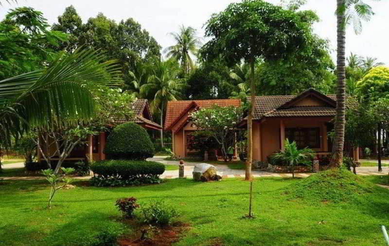 Alongkot Beach Resort Khanom Eksteriør bilde