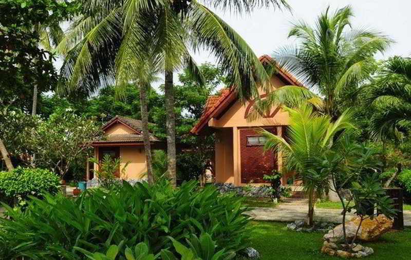 Alongkot Beach Resort Khanom Eksteriør bilde