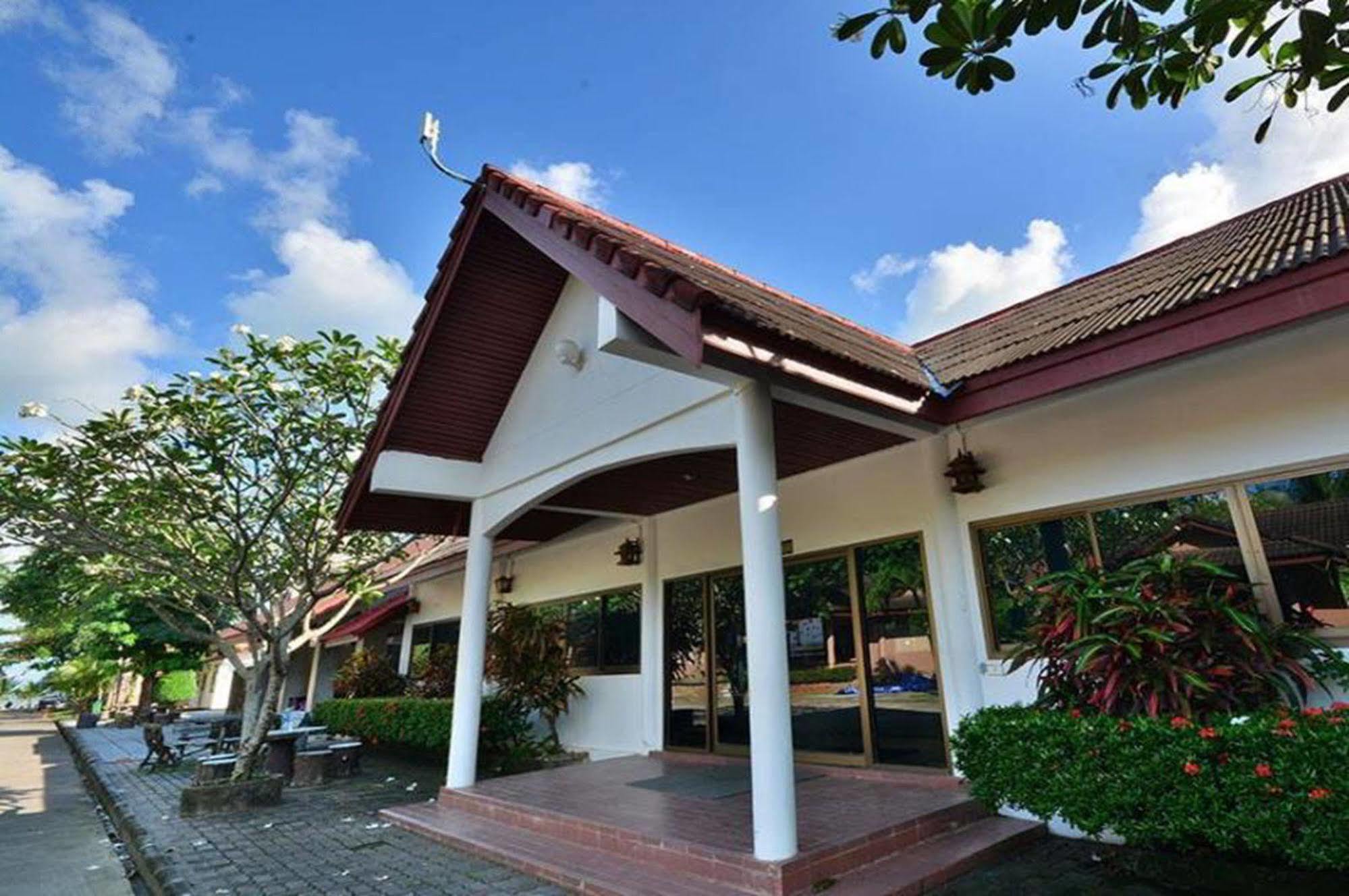 Alongkot Beach Resort Khanom Eksteriør bilde